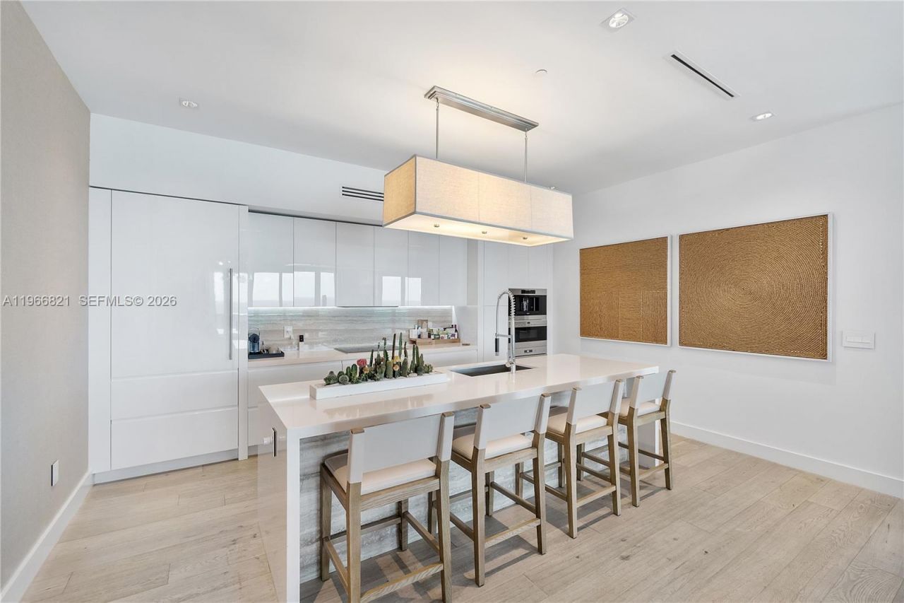 102 24th St , Unit PH-1612, Miami Beach, FL 33139 Photo