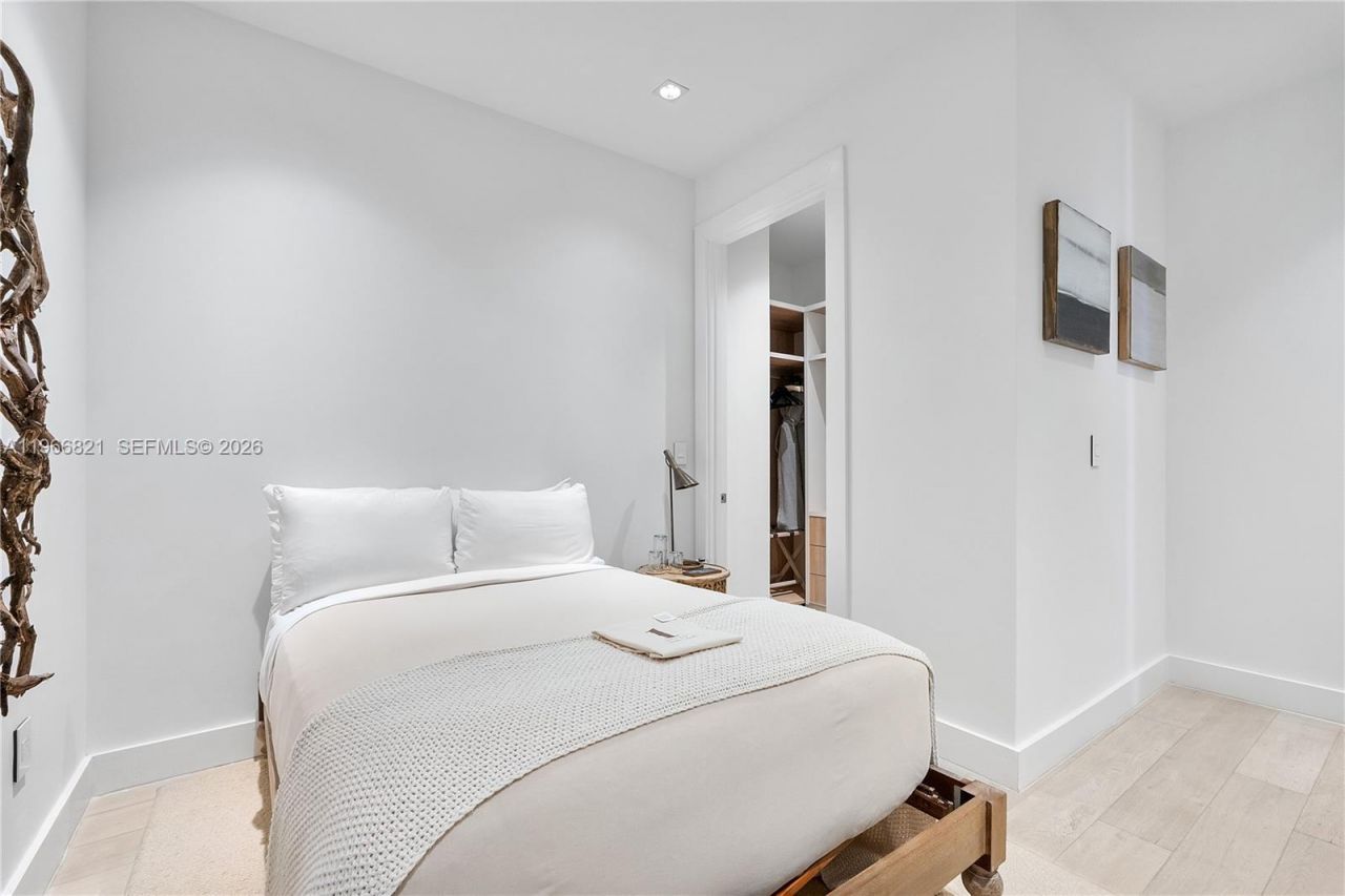 102 24th St , Unit PH-1612, Miami Beach, FL 33139 Photo