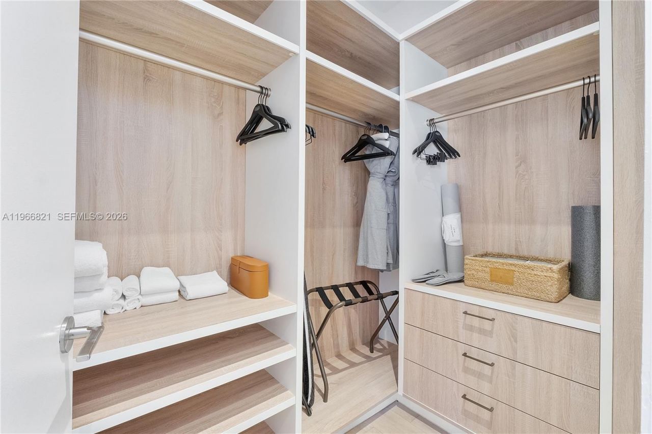 102 24th St , Unit PH-1612, Miami Beach, FL 33139 Photo