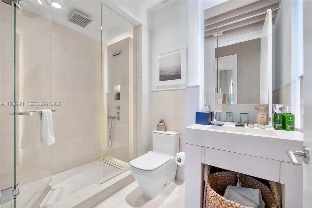 102 24th St , Unit PH-1612, Miami Beach, FL 33139 Photo