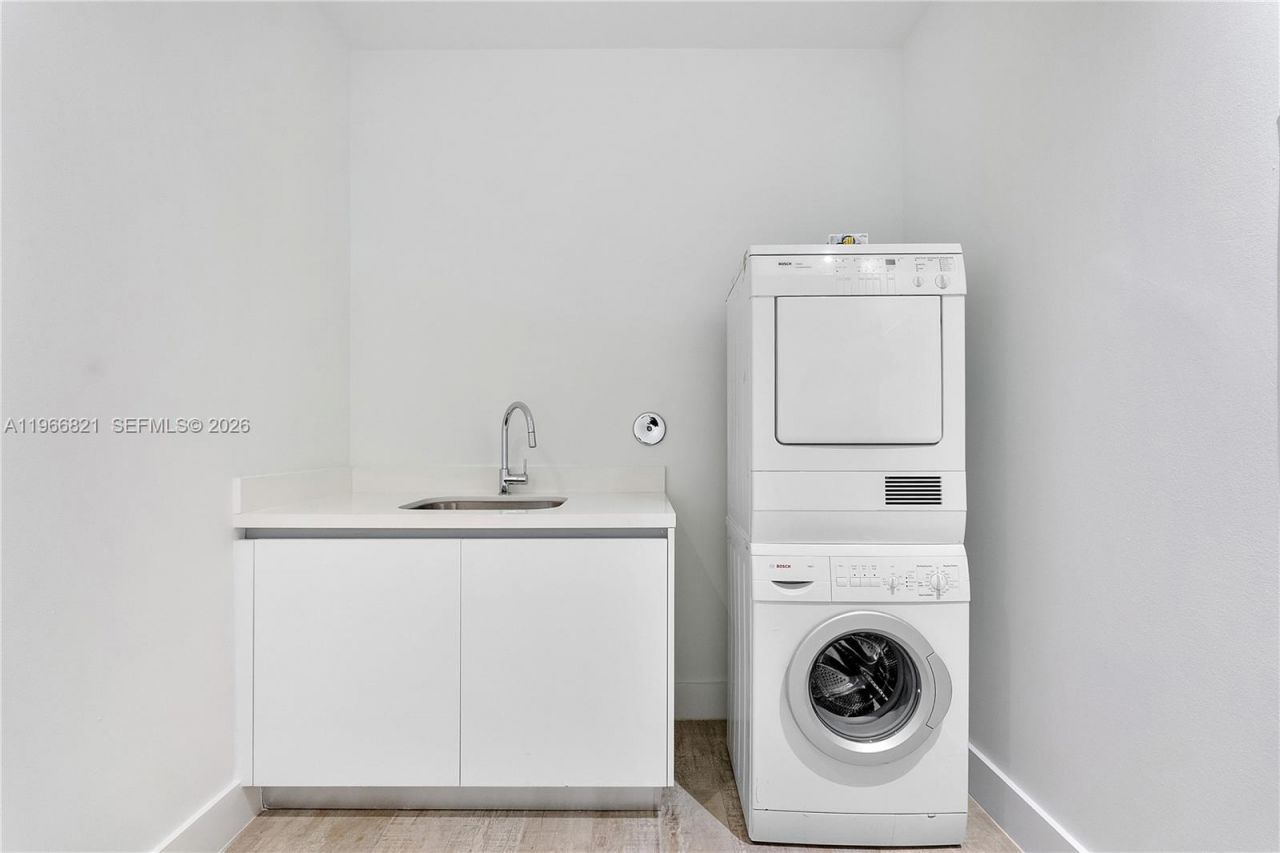 102 24th St , Unit PH-1612, Miami Beach, FL 33139 Photo