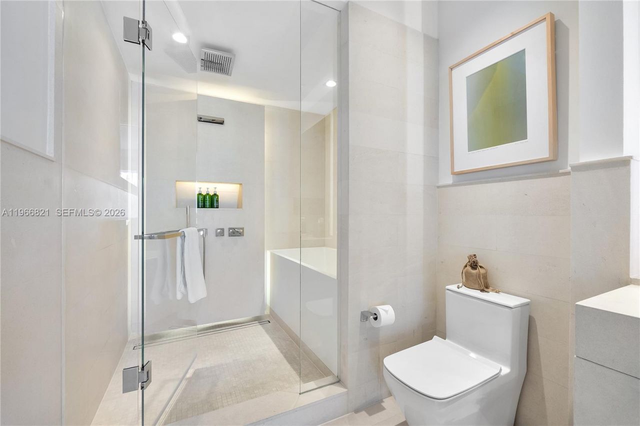 102 24th St , Unit PH-1612, Miami Beach, FL 33139 Photo