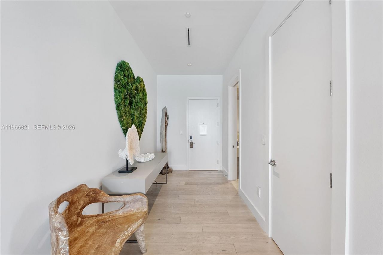 102 24th St , Unit PH-1612, Miami Beach, FL 33139 Photo