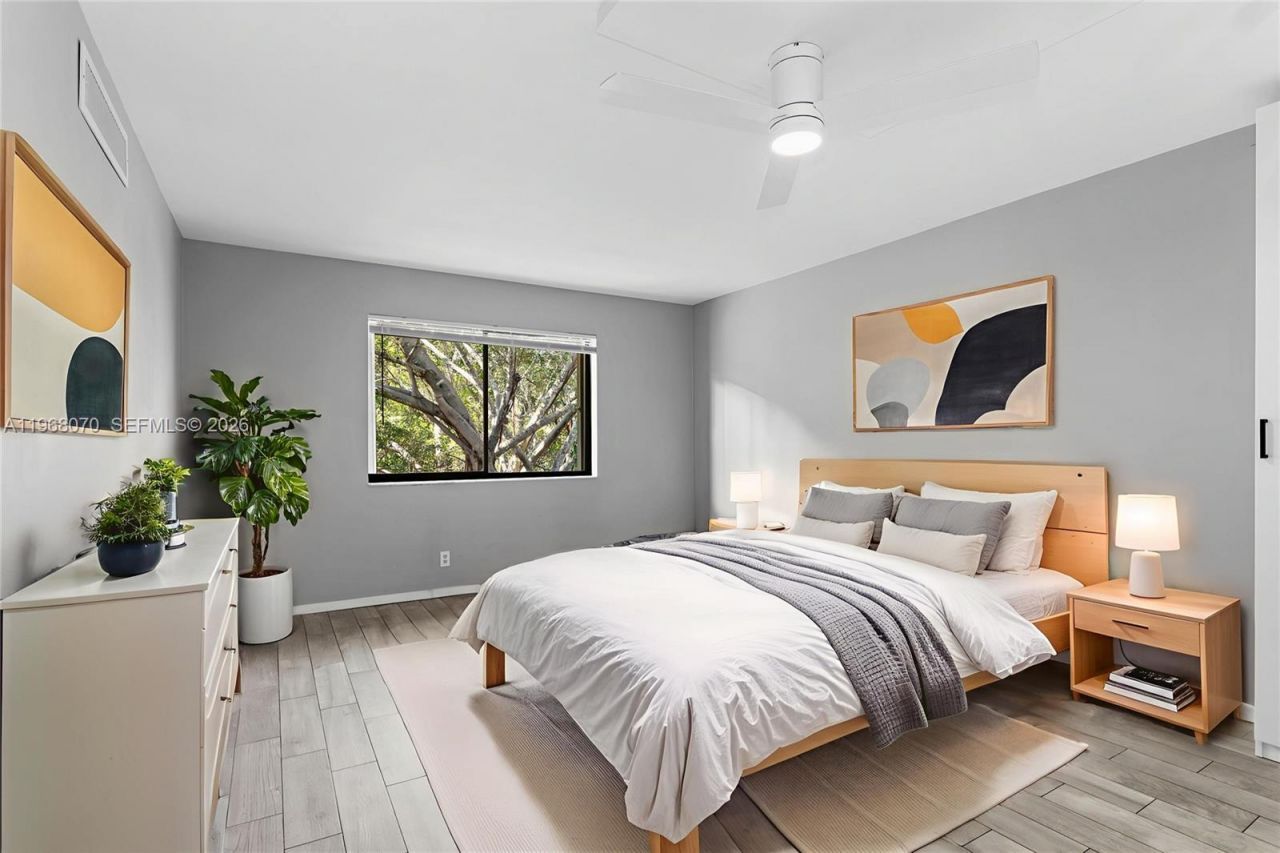 201 Lakeview Dr, Unit 203, Weston, FL 33326 Photo