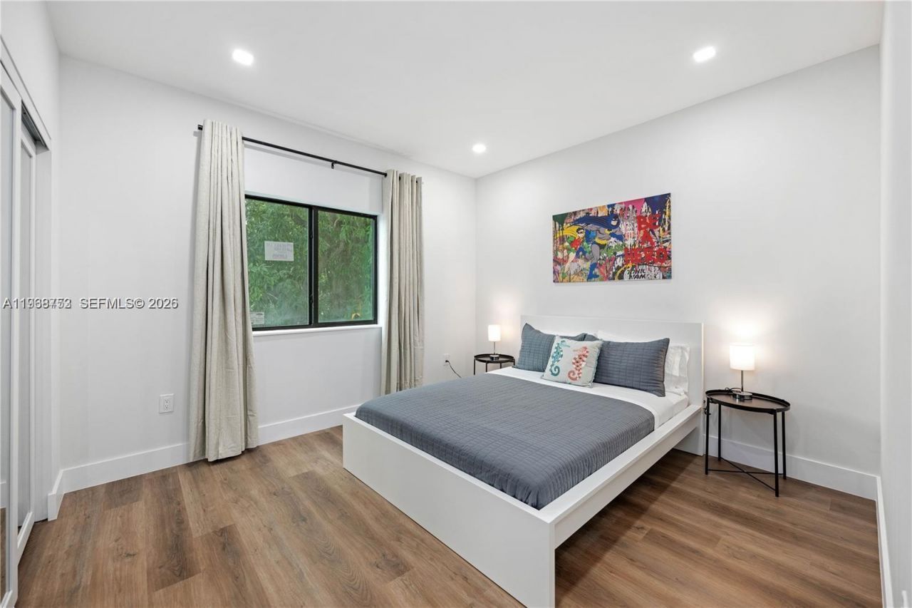 1123 NW 25th St, Miami, FL 33127 Photo