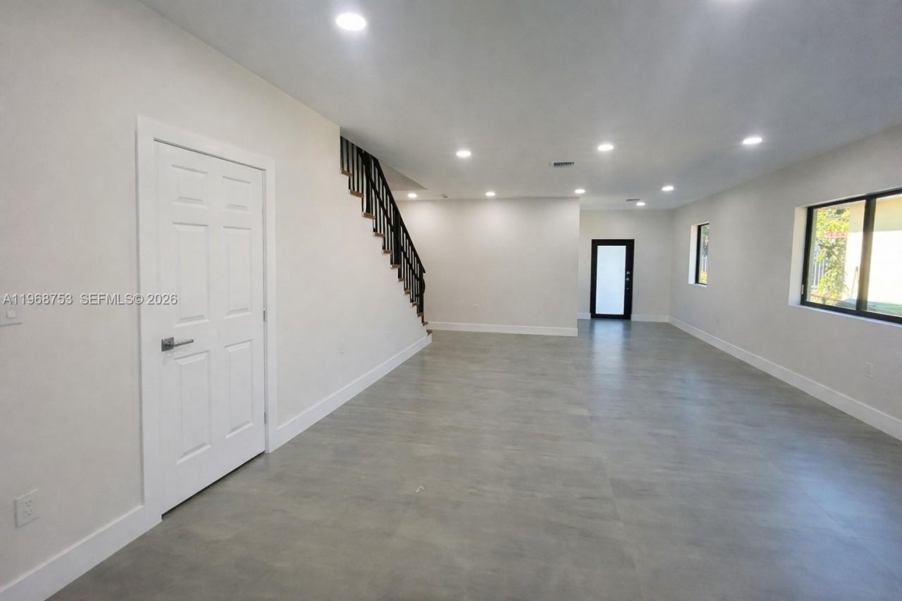 1123 NW 25th St, Miami, FL 33127 Photo