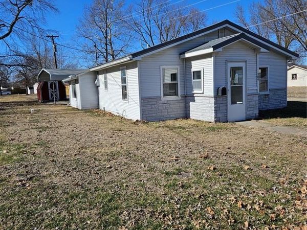 304 N Shelby , Shelbina, MO 63468