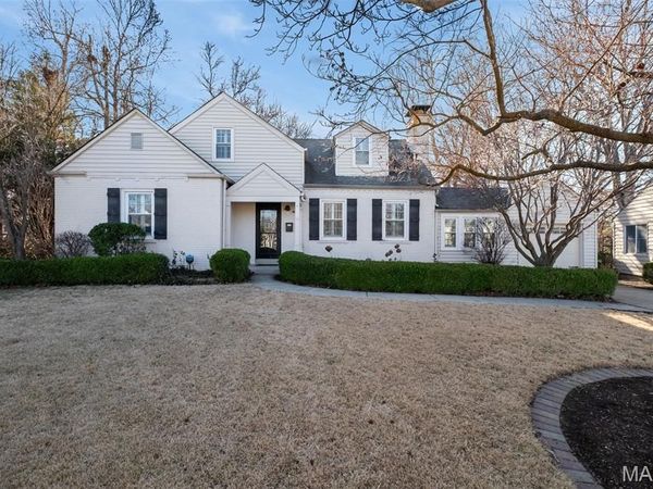 18 Southridge Drive, St Louis, MO 63122