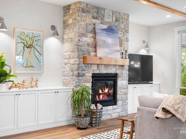 6334 Chateau Ct, Star, ID 83669