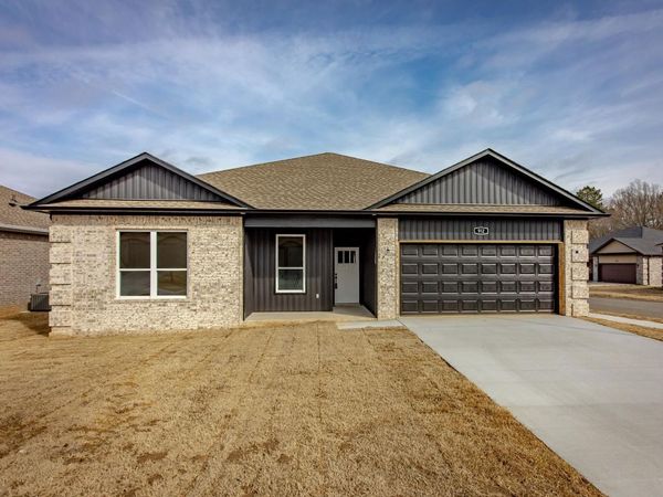 912 W Dell Vista Cove, Cabot, AR 72023