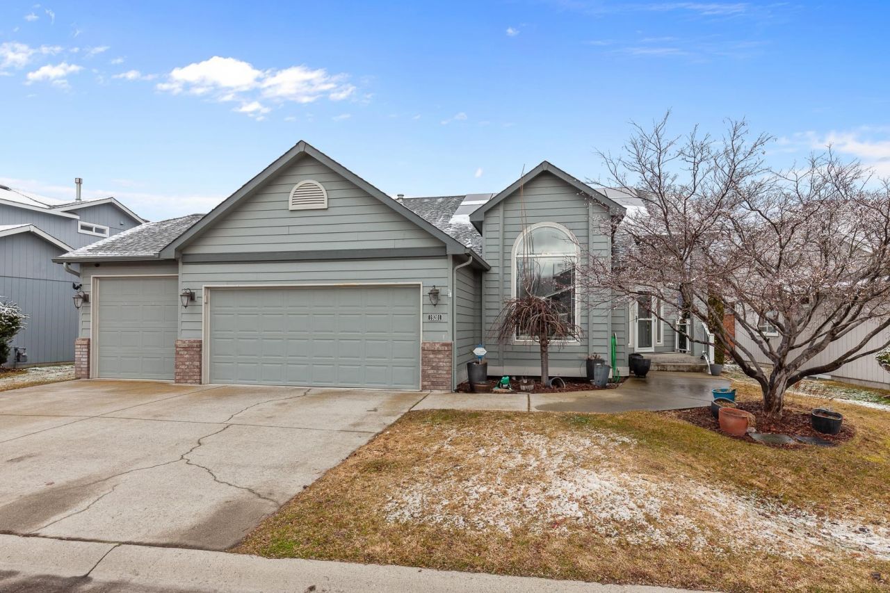 19201 E Riverwalk Ln, Greenacres, WA 99016 Main Photo