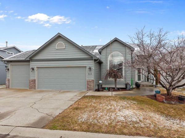 19201 E Riverwalk Ln, Greenacres, WA 99016