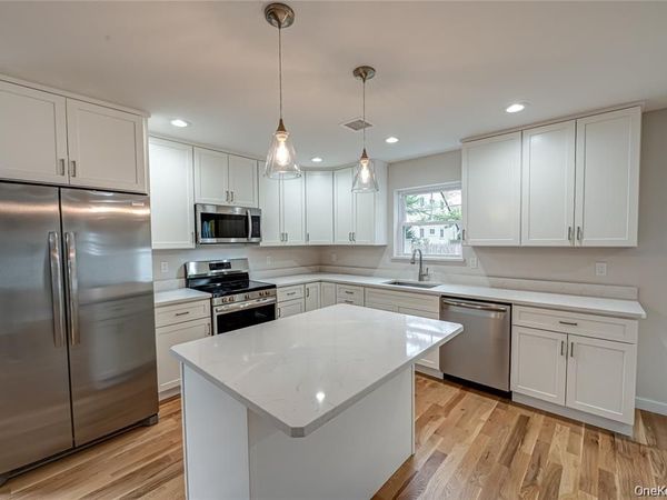 4 Forest Avenue, Port Jefferson Station, NY 11776