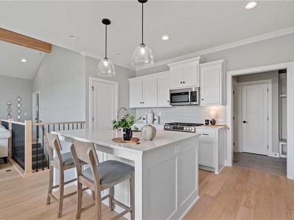 22214 W 82nd Terrace, Lenexa, KS 66220