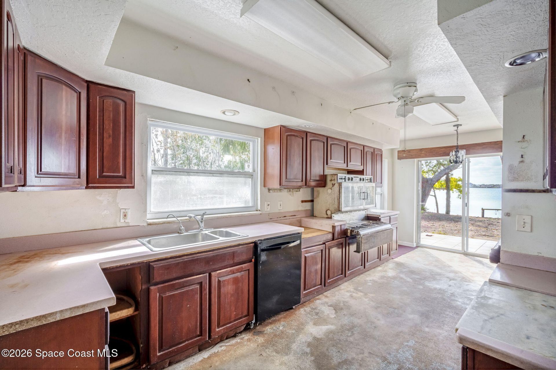 535 Robinhood Drive, Merritt Island, FL 32953 Photo