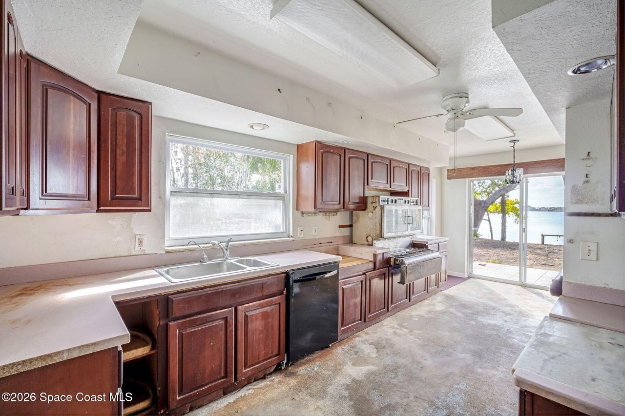 535 Robinhood Drive , Merritt Island, FL 32953 Photo