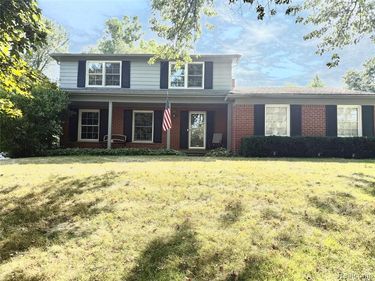 2570 Aspen Lane, Bloomfield Twp, MI 48302