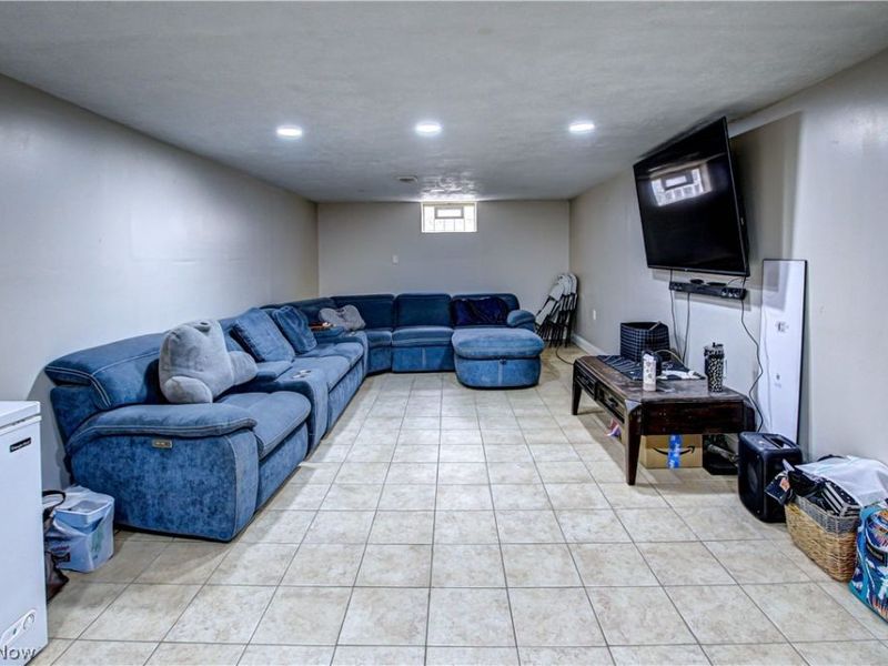 7256 Markal Drive, Cleveland, OH 44130 Photo 19