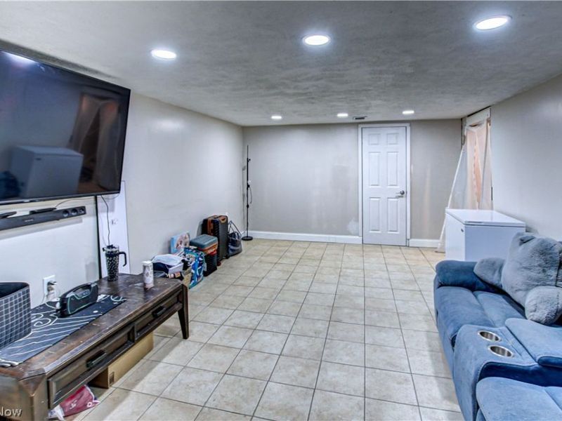 7256 Markal Drive, Cleveland, OH 44130 Photo 20