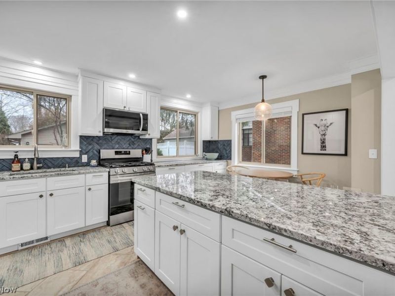 24011 Bruce Road, Bay Village, OH 44140 Photo 11