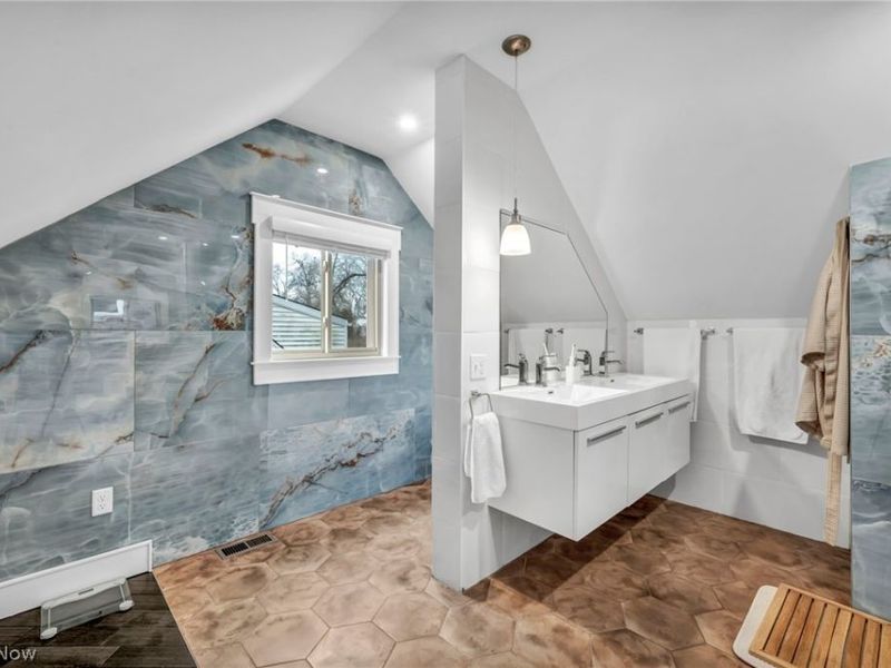 24011 Bruce Road, Bay Village, OH 44140 Photo 24