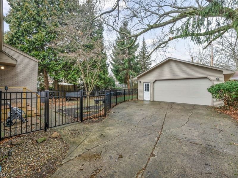 24011 Bruce Road, Bay Village, OH 44140 Photo 30