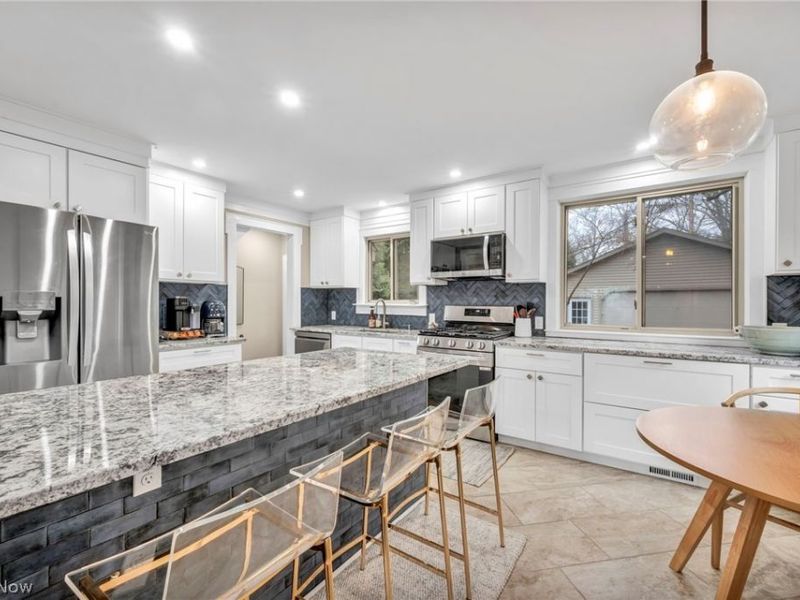 24011 Bruce Road, Bay Village, OH 44140 Photo 9