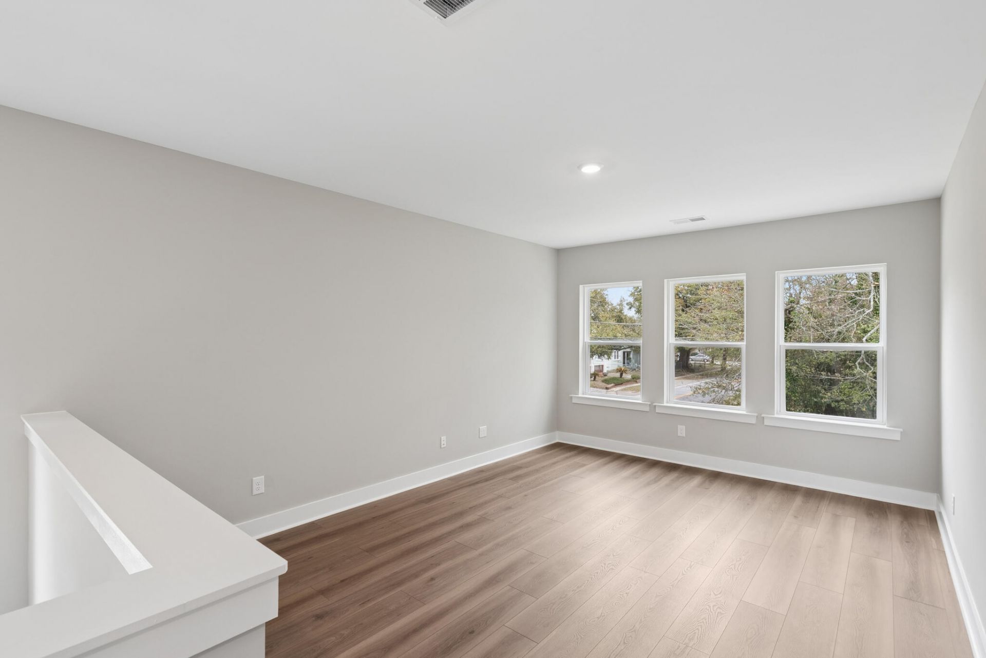 5362 Elder Avenue Photo 17
