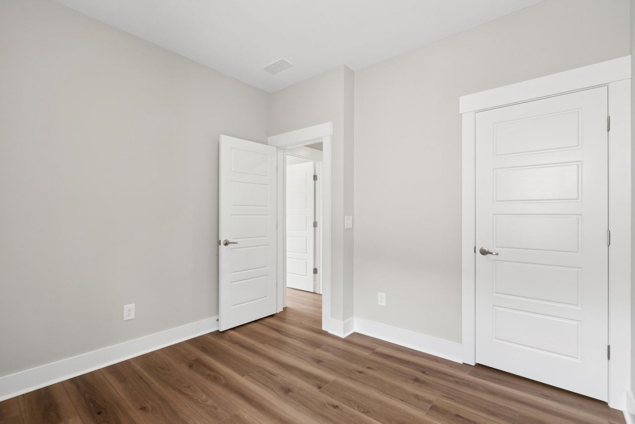 5362 Elder Avenue Photo 27