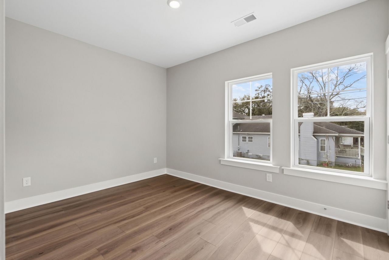 5362 Elder Avenue Photo 28