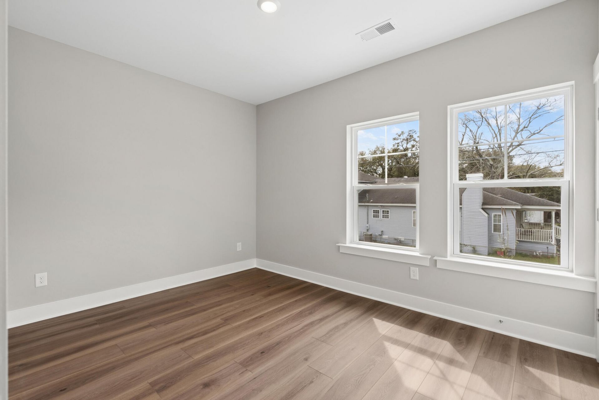 5362 Elder Avenue Photo 29