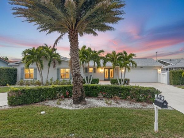 136 WINDWARD ISLAND, CLEARWATER BEACH, FL 33767