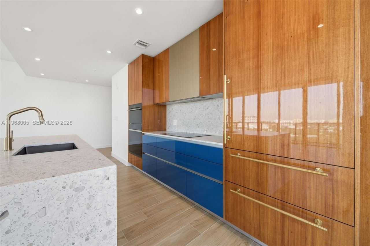 2678 Tigertail Ave, Unit 1501, Miami, FL 33133 Photo