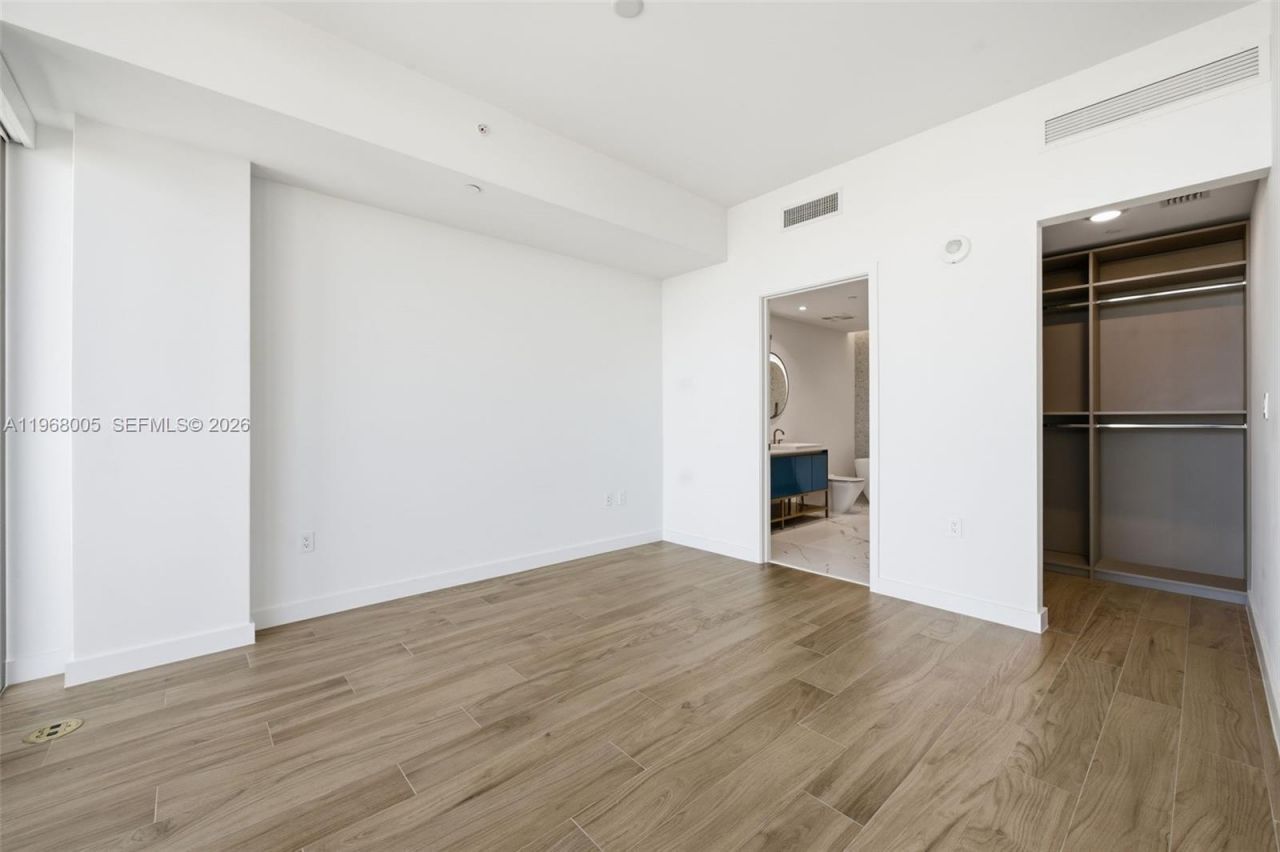 2678 Tigertail Ave, Unit 1501, Miami, FL 33133 Photo