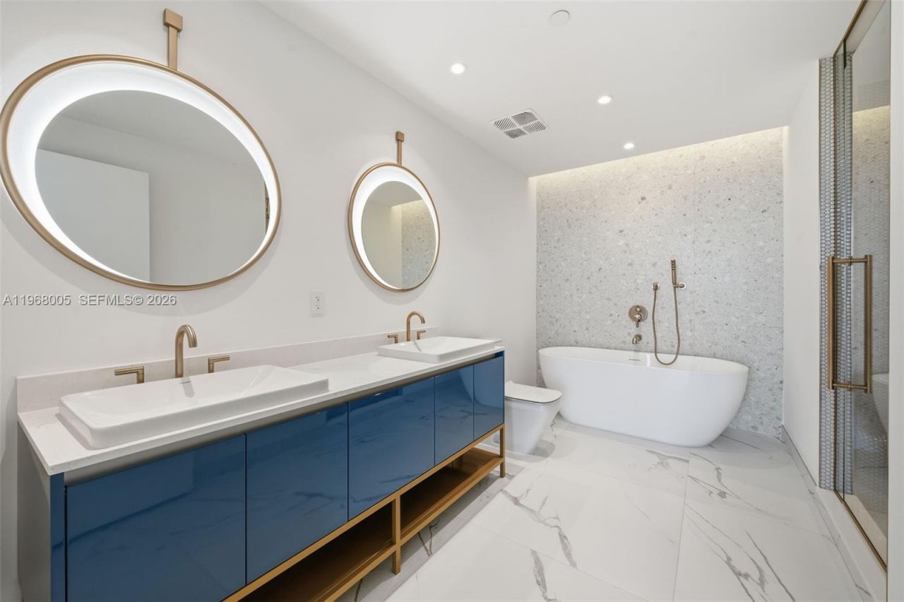 2678 Tigertail Ave, Unit 1501, Miami, FL 33133 Photo