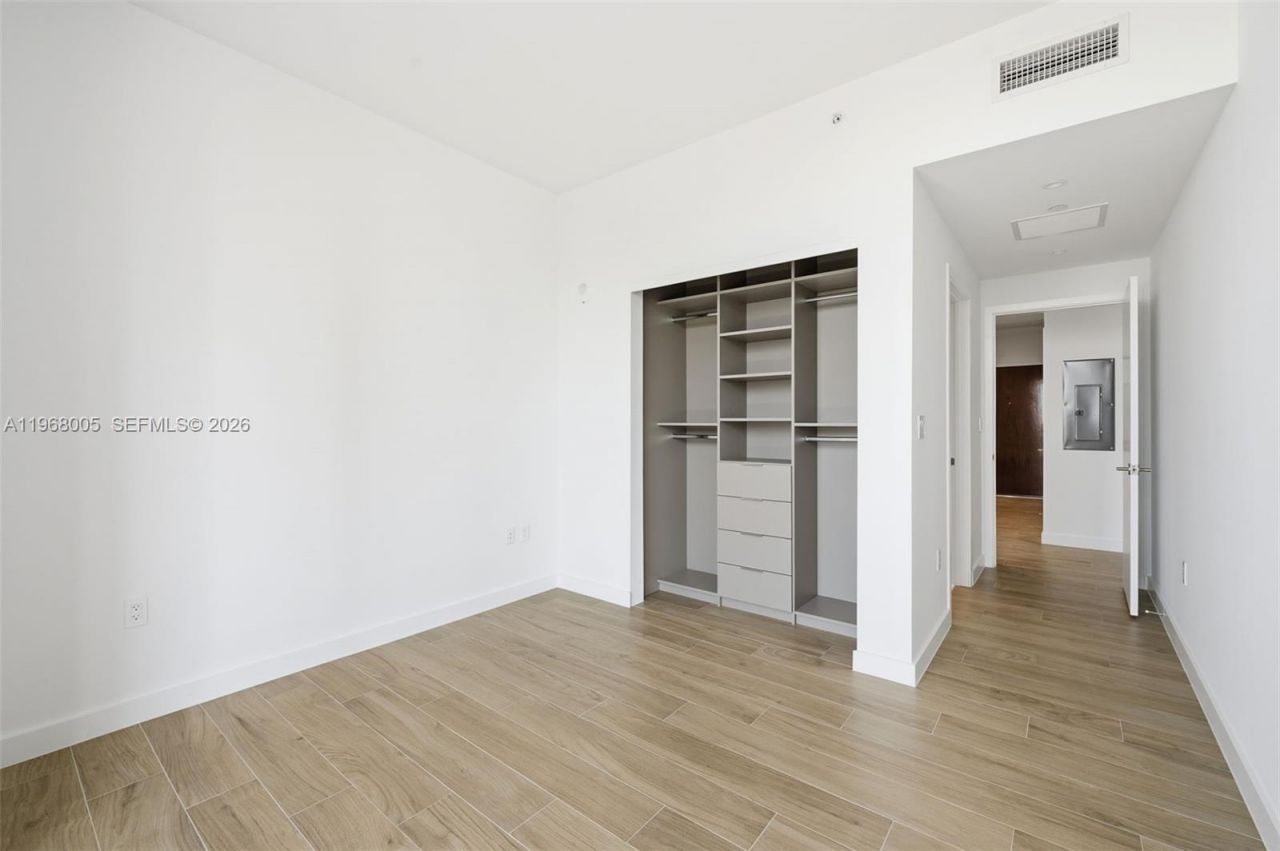 2678 Tigertail Ave, Unit 1501, Miami, FL 33133 Photo