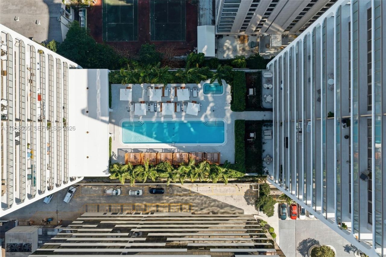 2678 Tigertail Ave, Unit 1501, Miami, FL 33133 Photo