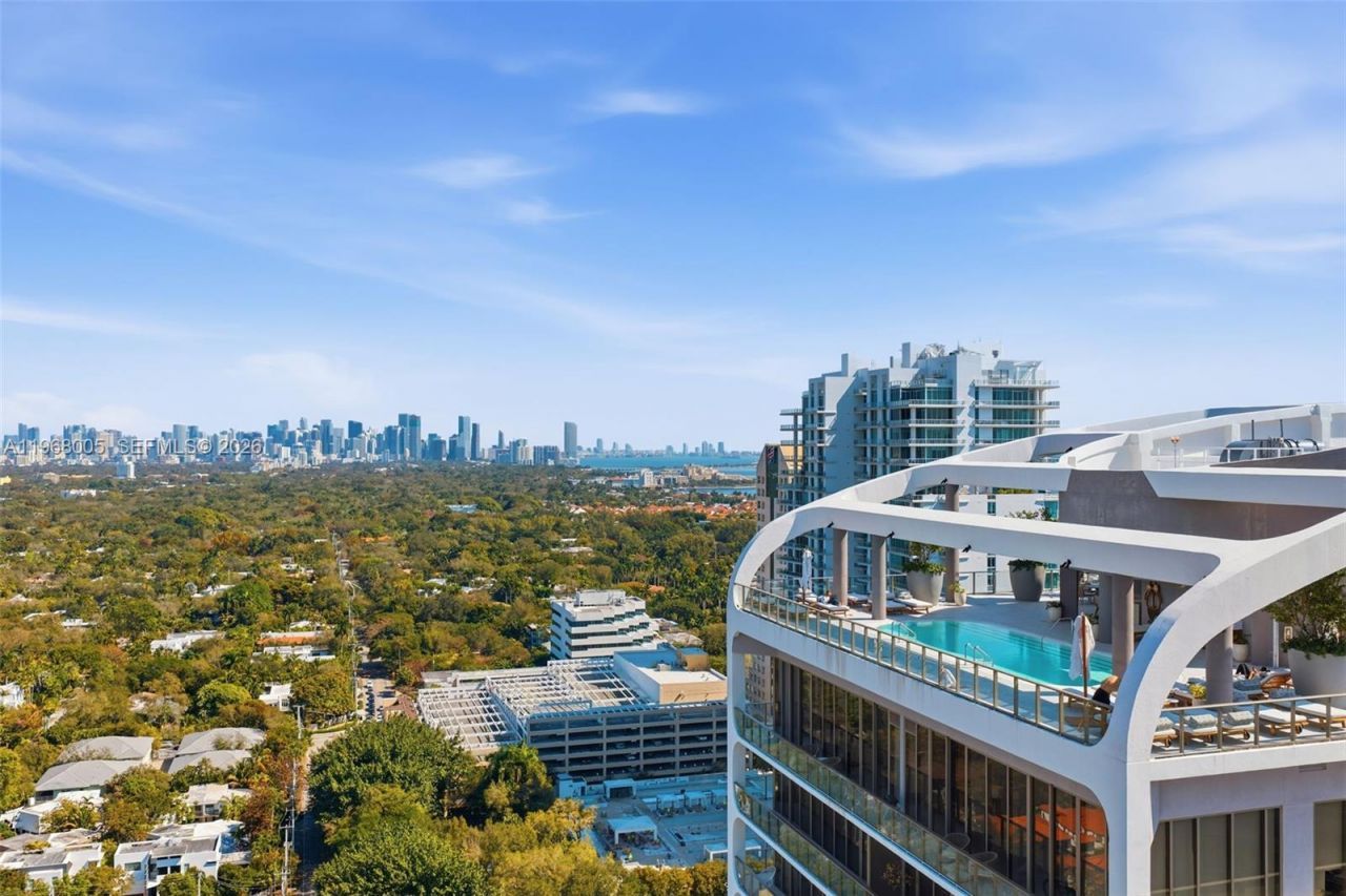 2678 Tigertail Ave, Unit 1501, Miami, FL 33133 Photo