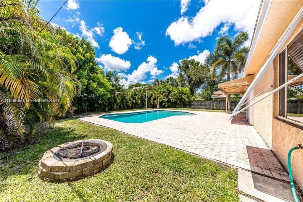 2271 SW 30th Ter, Fort Lauderdale, FL 33312 Photo