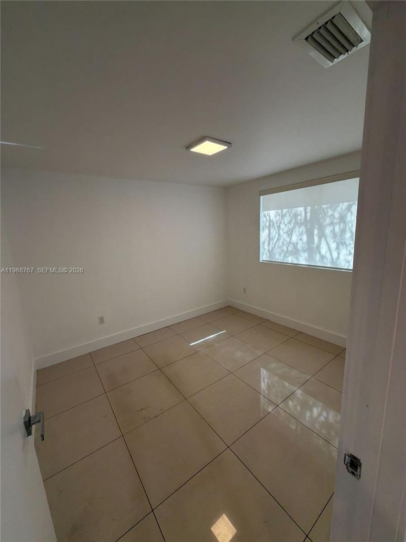 829 SW 18th Ave , Unit 109, Miami, FL 33135 Photo