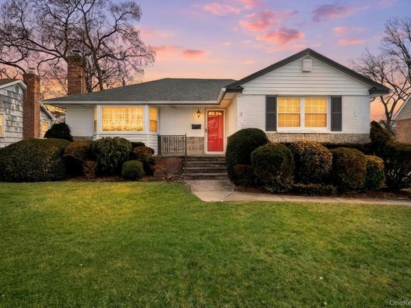 36 Wellsboro Road , Valley Stream, NY 11580