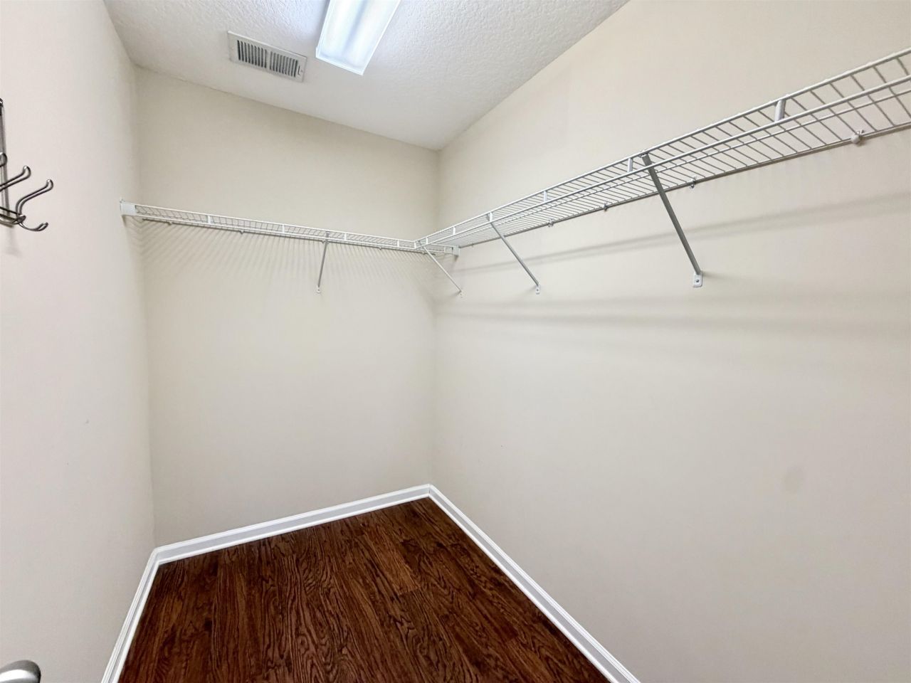 368 Stafford Dr. Photo 16