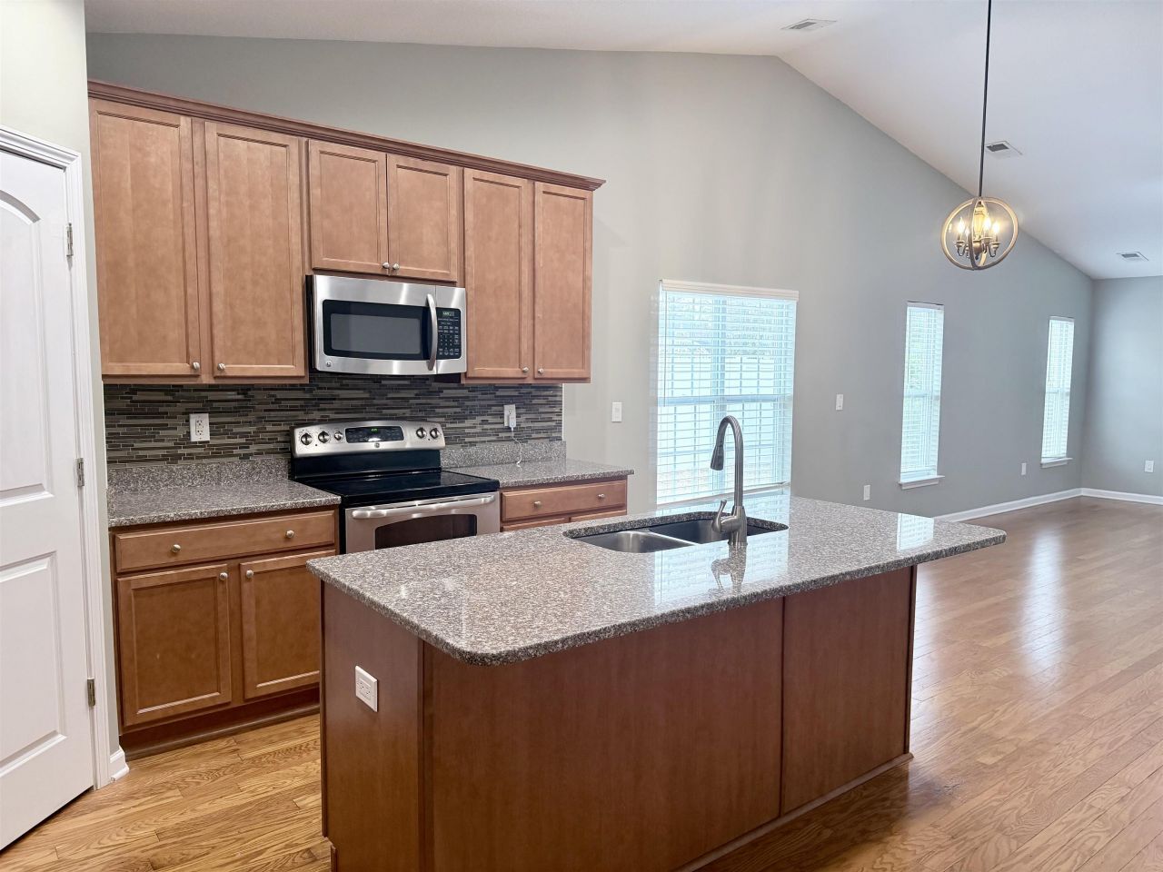 368 Stafford Dr. Photo 4