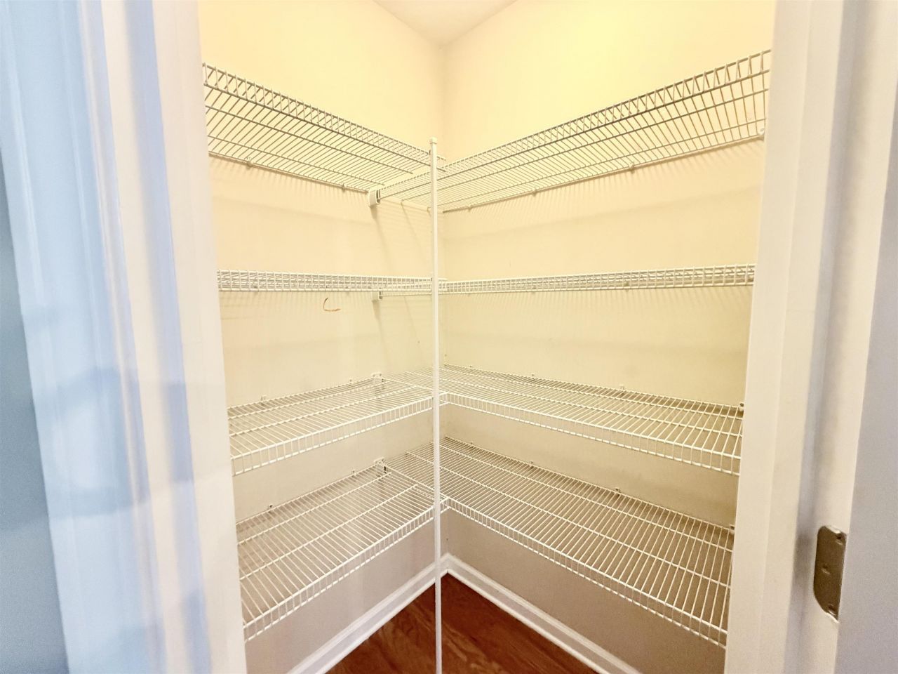 368 Stafford Dr. Photo 9