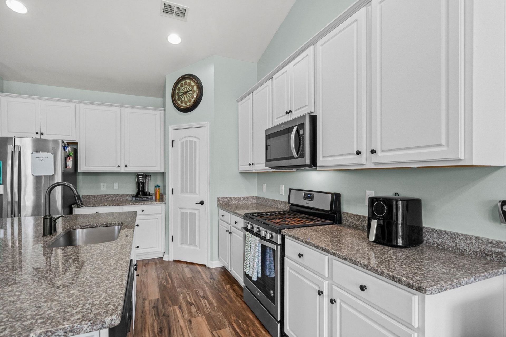 1076 Caprisia Loop Photo 16