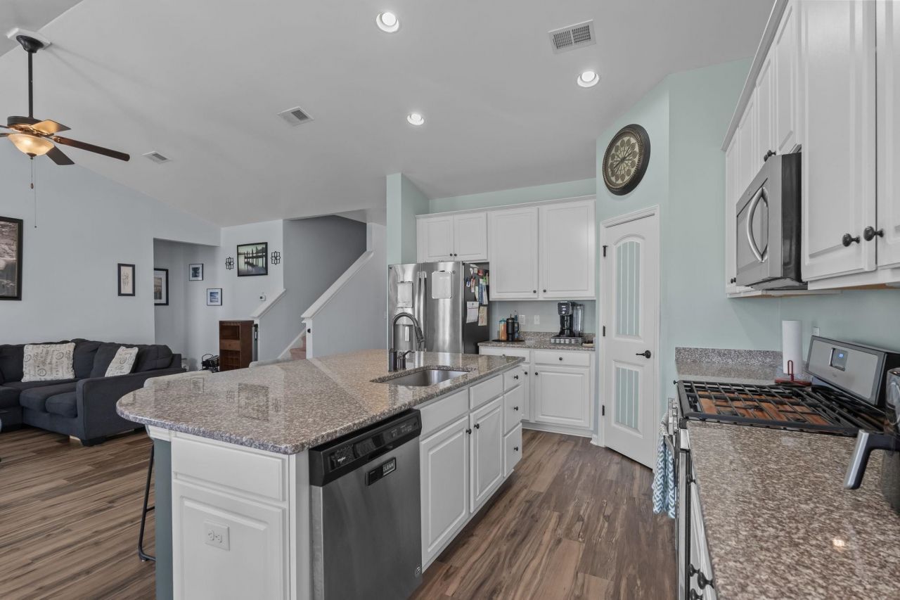 1076 Caprisia Loop  Photo 20