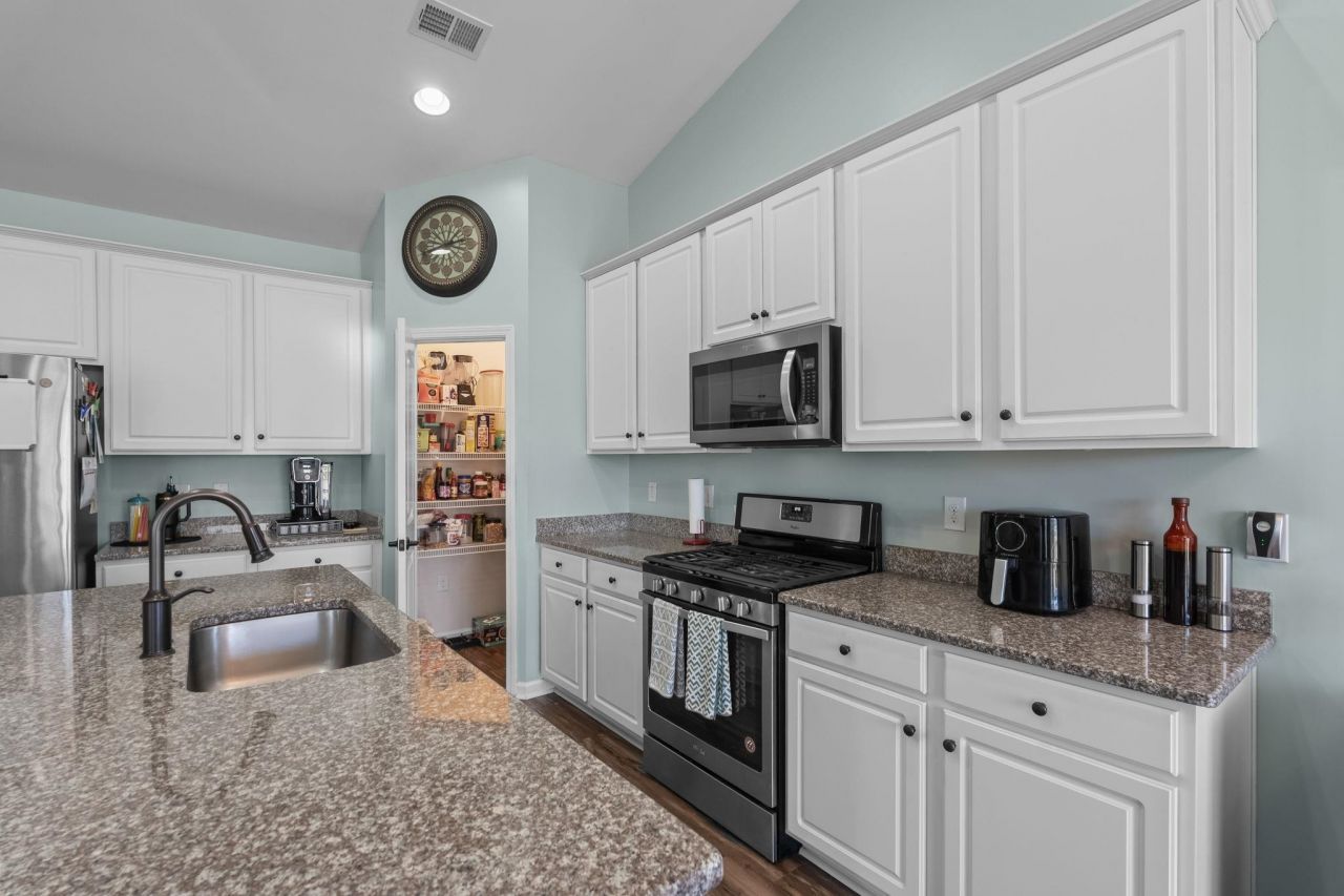 1076 Caprisia Loop  Photo 21