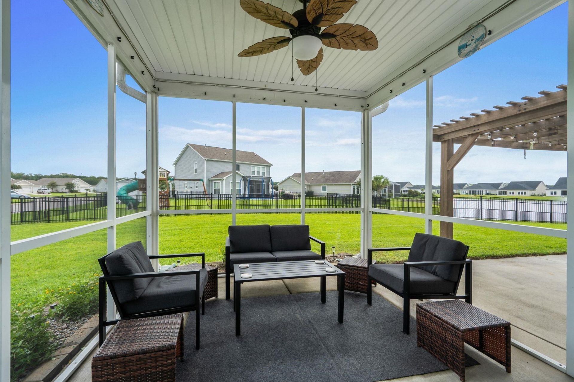 1076 Caprisia Loop Photo 27