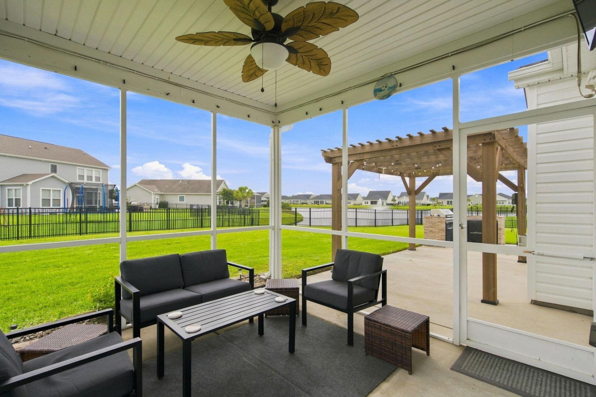 1076 Caprisia Loop Photo 29
