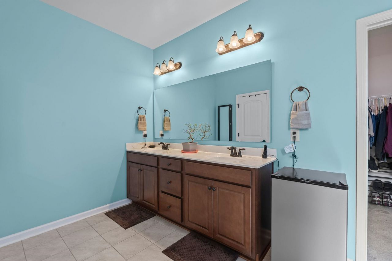 1076 Caprisia Loop  Photo 38